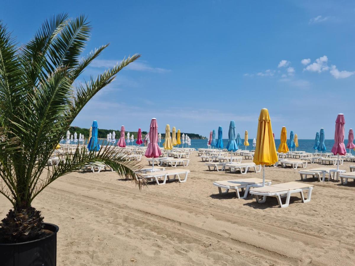 Rose Studio Apartment Burgas Bagian luar foto