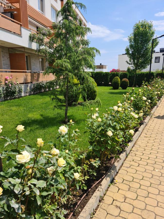 Rose Studio Apartment Burgas Bagian luar foto