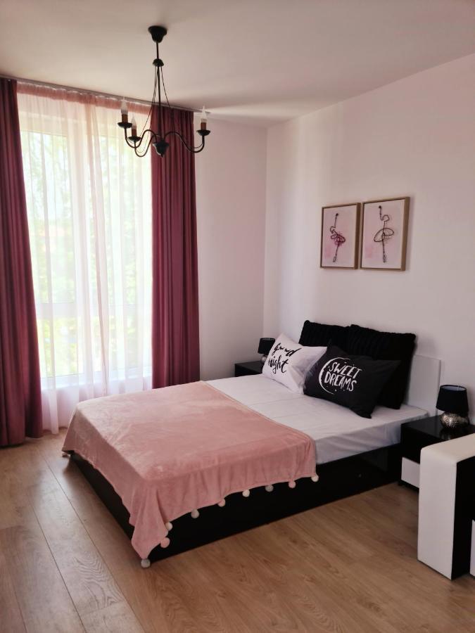 Rose Studio Apartment Burgas Bagian luar foto